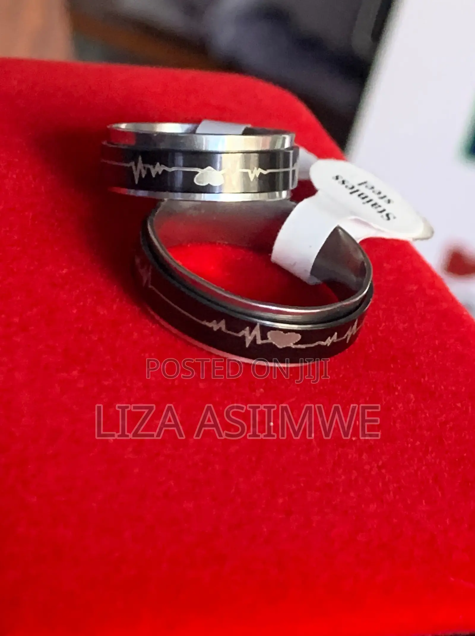 The Heartbeat Wonder Spinner Rings