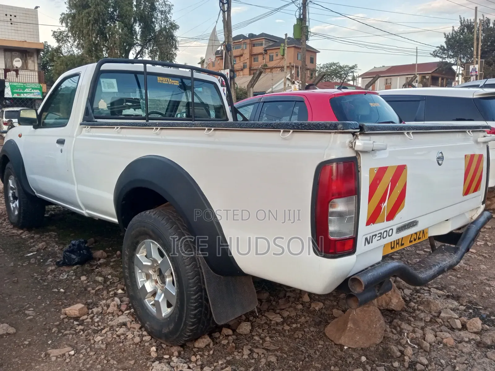 Nissan NP300 2010 White