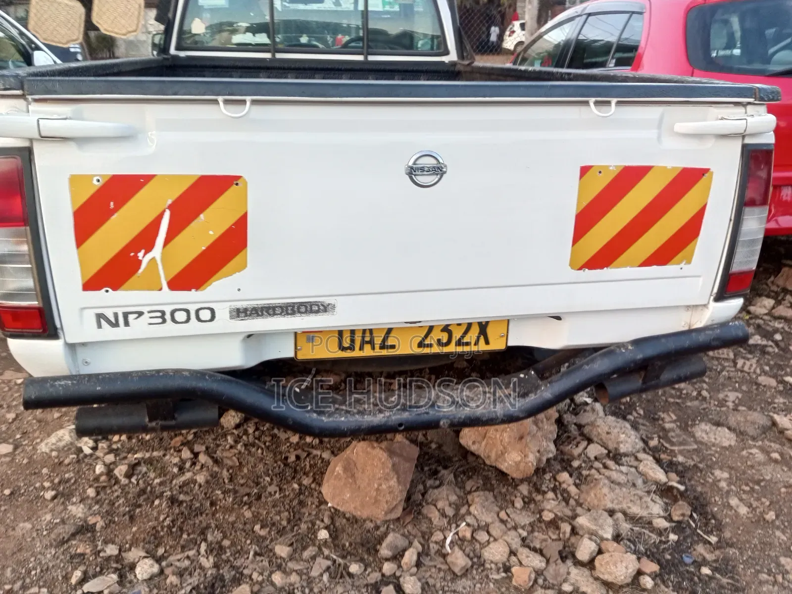 Nissan NP300 2010 White