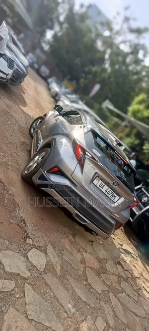 Toyota C-HR LE FWD 2019 Silver