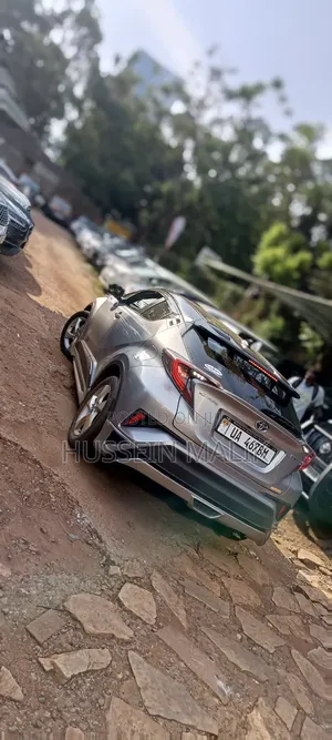 Toyota C-HR LE FWD 2019 Silver