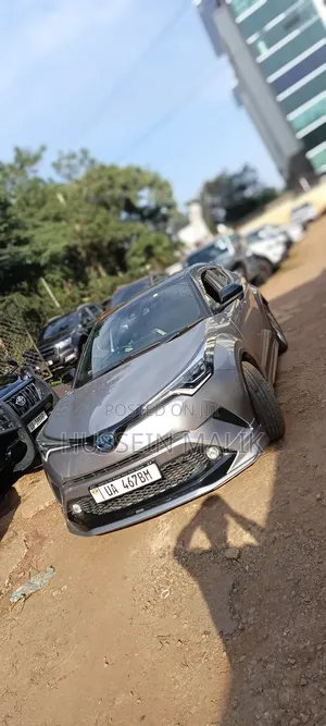 Toyota C-HR LE FWD 2019 Silver