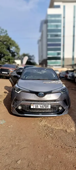 Photo - Toyota C-HR LE FWD 2019 Silver