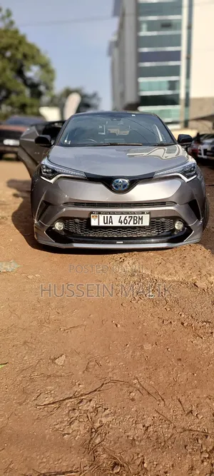 Toyota C-HR LE FWD 2019 Silver