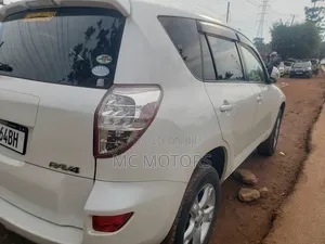 Toyota RAV4 2.5 2010 White