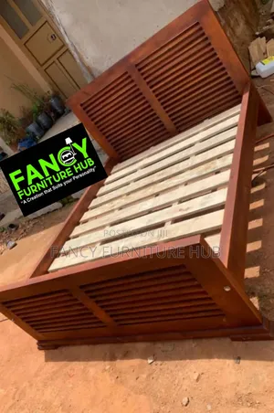 Photo - 5x6 Classic Brown Bed