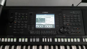 Photo - Uk Used Yamaha PSR S750 Keyboard Piano