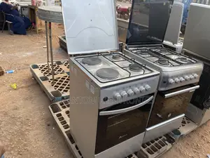 Photo - Cooker Technician With a Lot of Repair Experience