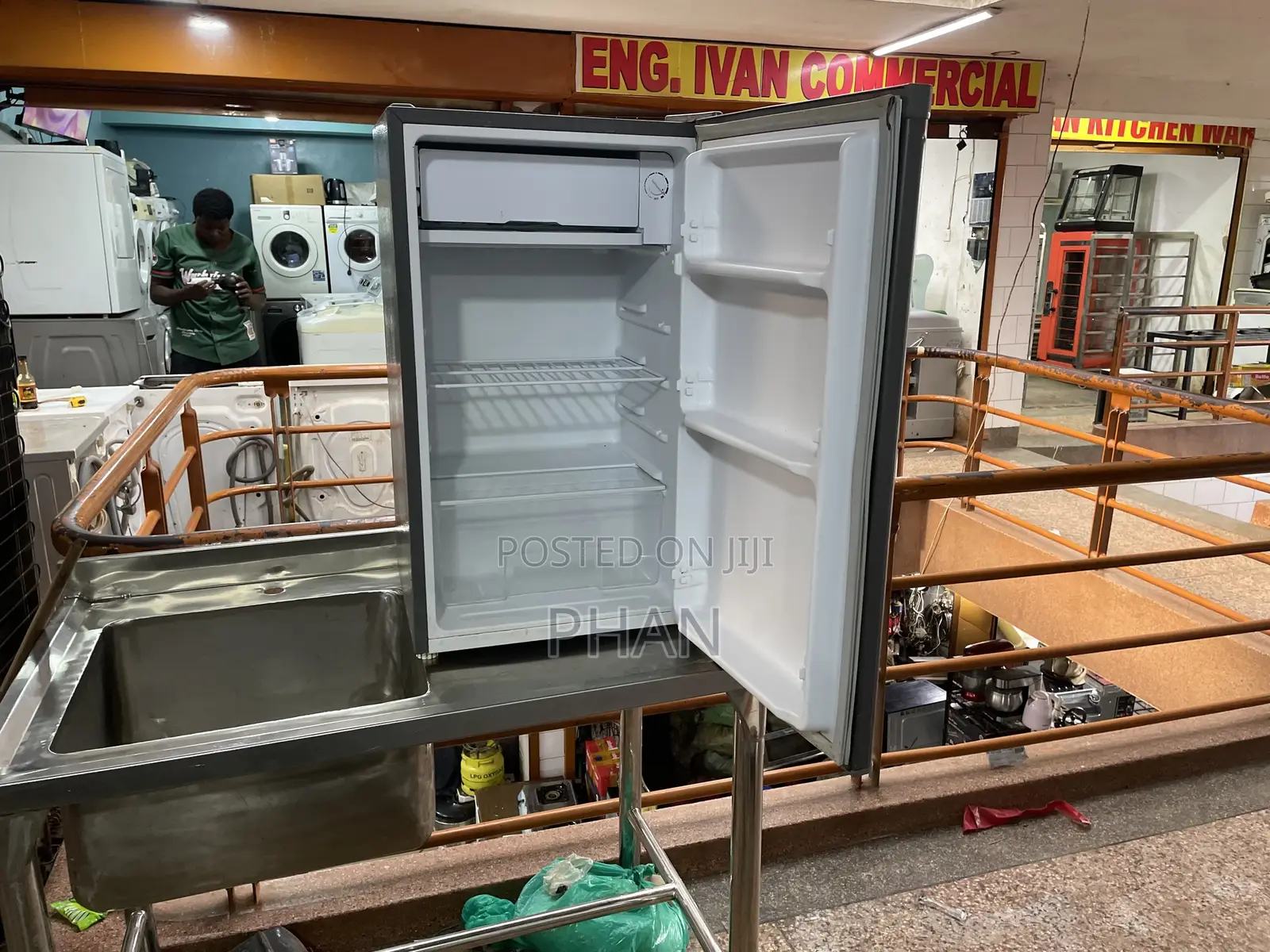 Nice 120l Table Top Fridge