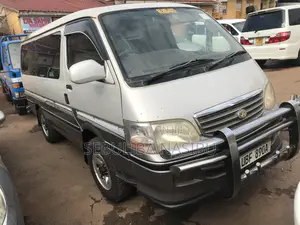 Photo - Toyota HiAce 1999 White