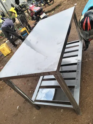 Photo - Stainless Working Table With Rack