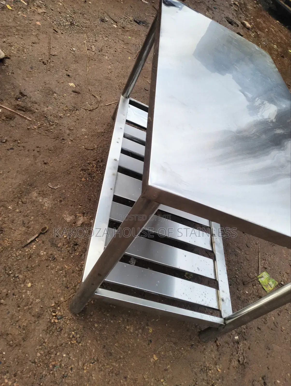 Stainless Working Table With Rack