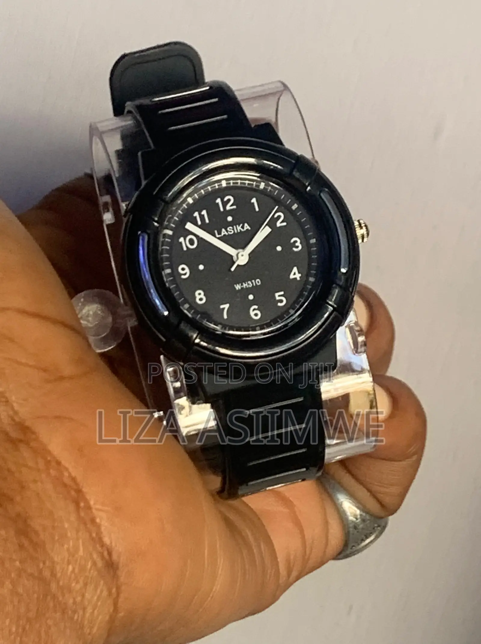 Lasika W-H310 Kids' Analog Watch