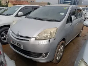 Photo - Toyota Passo Sette 1.5 FWD 2008 Silver