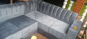 Amazing Gray 5 Sitter With Cupholder