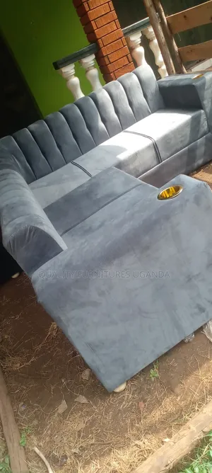 New Error Cupholder Classic Sofa Set