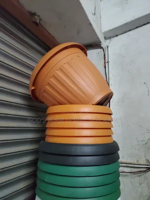 Photo - Garden Plastic Flower Pots