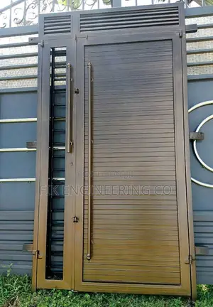 Frrönt Door