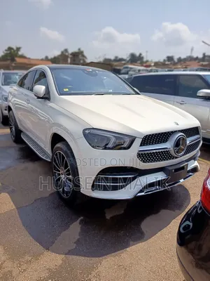 Photo - Mercedes-Benz GLE-Class GLE 400d 4MATIC 2022 Off white