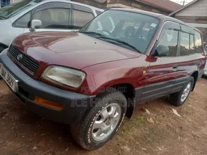 Photo - Toyota RAV4 1999 Red
