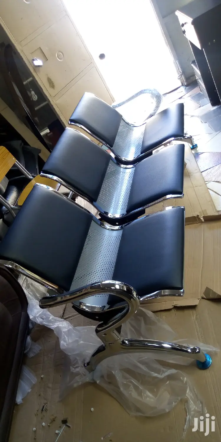3seaters Cushioned Waiting Seat