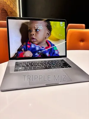 Laptop Apple MacBook Pro 2019 16GB Intel Core I7 SSHD+SSD 256GB