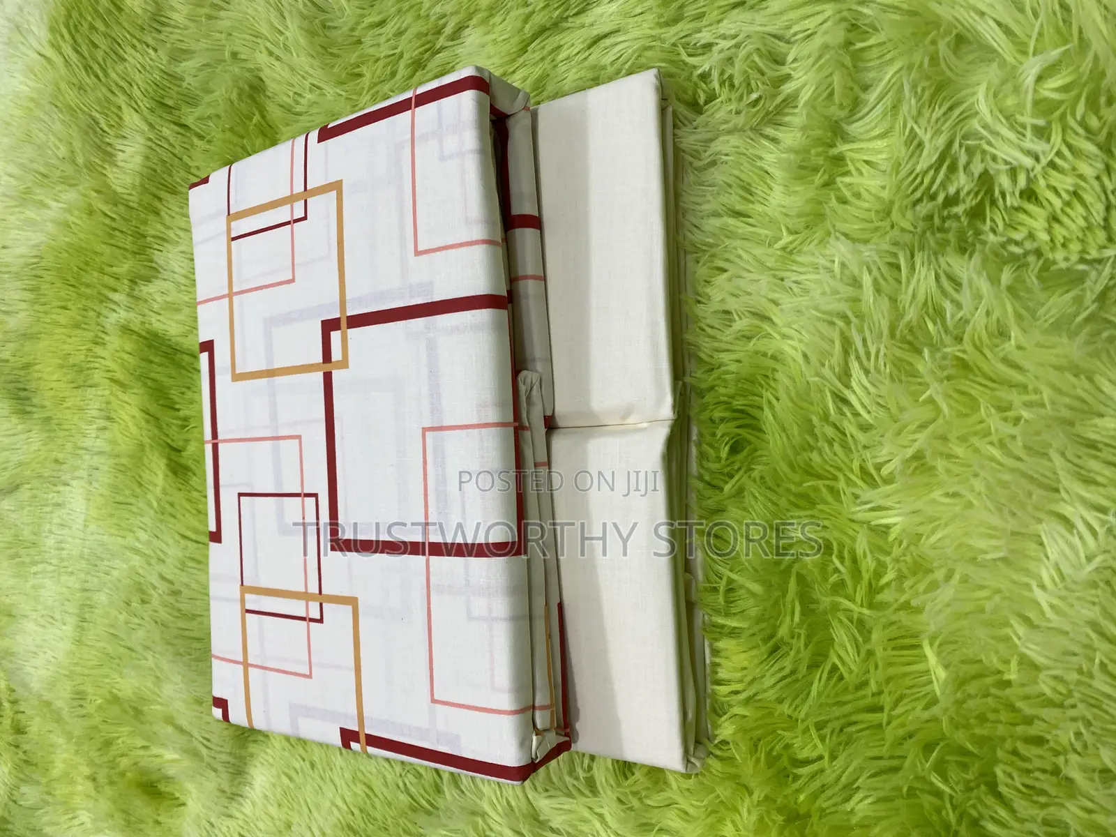 2 Flat Bedsheets and 4 Pillowcases