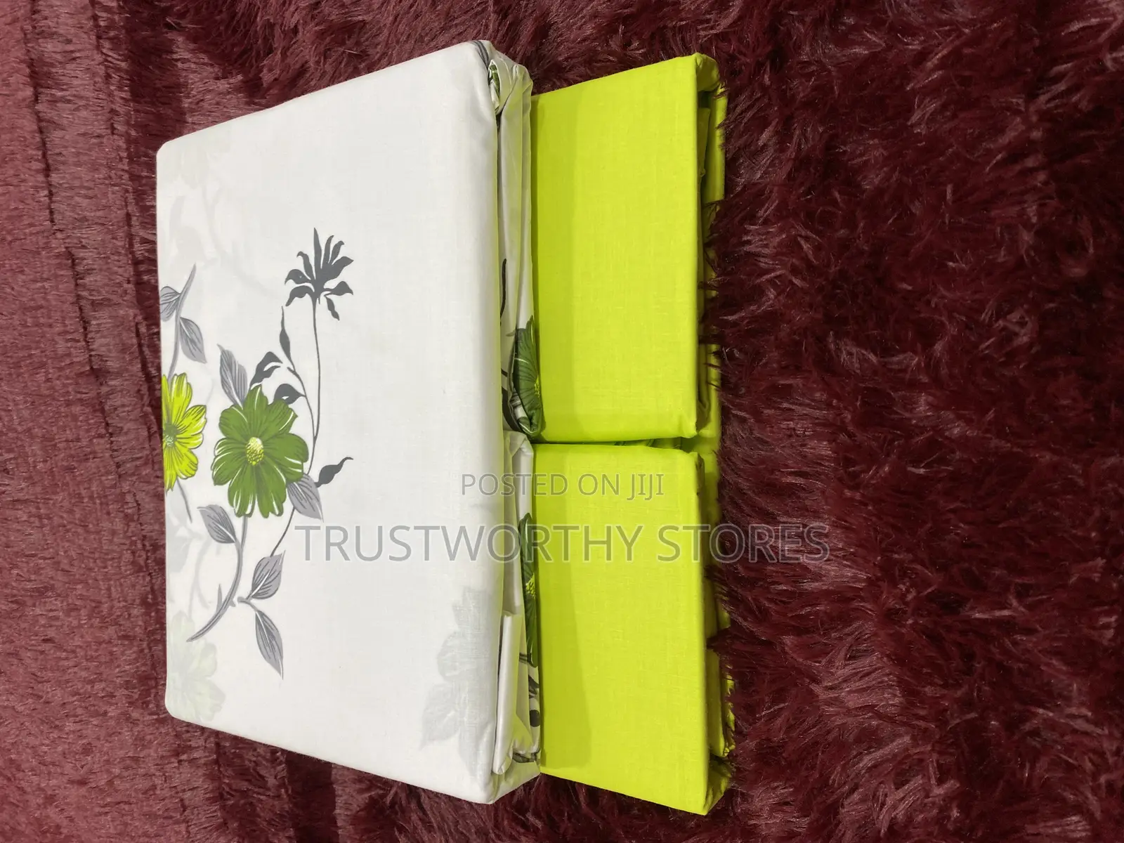 2 Flat Bedsheets and 4 Pillowcases