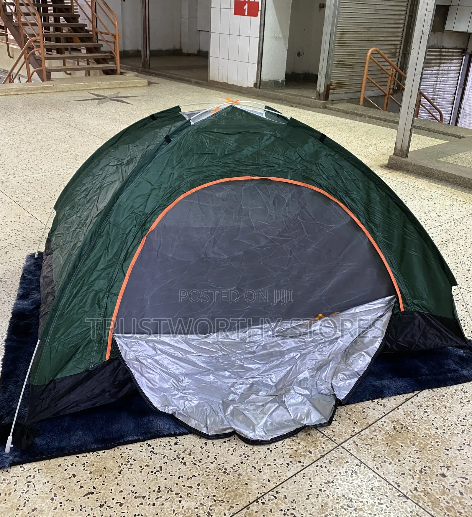 Single Person Green Camping Tent With Air Inlet and Net
