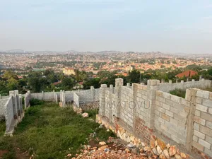 Mutundwe Hill (Rubaga, Kla), Fenced Plots, 20decimals, 250m