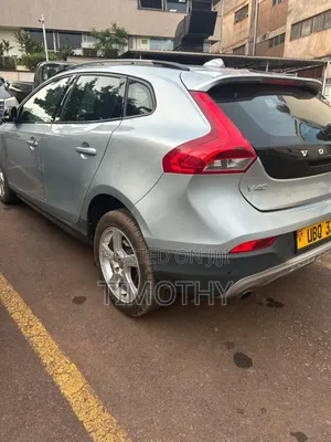 Photo - Volvo V40 2014 Gray