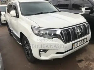 Photo - Toyota Land Cruiser Prado 2015 White