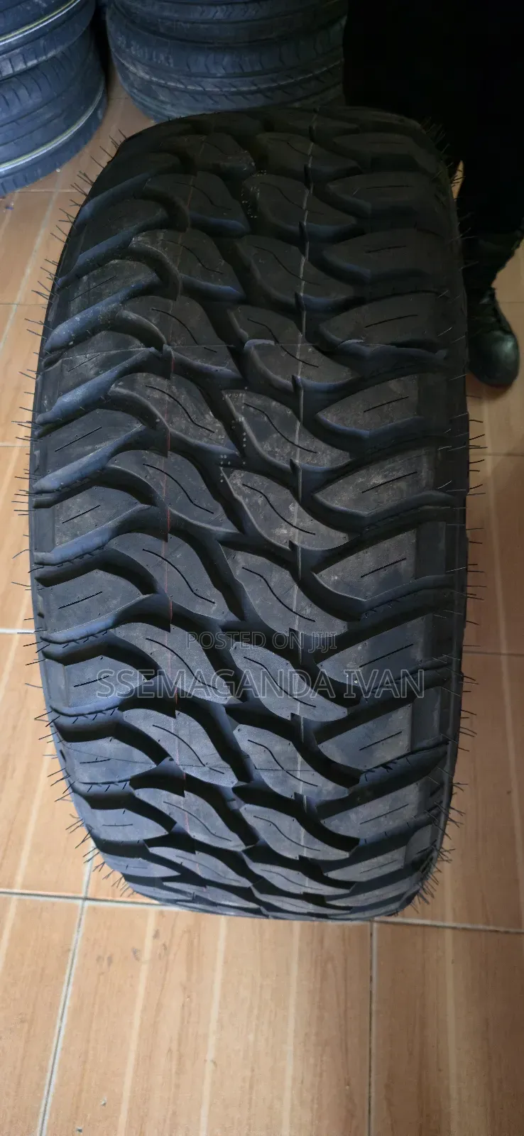 33x12.50r18 Lt