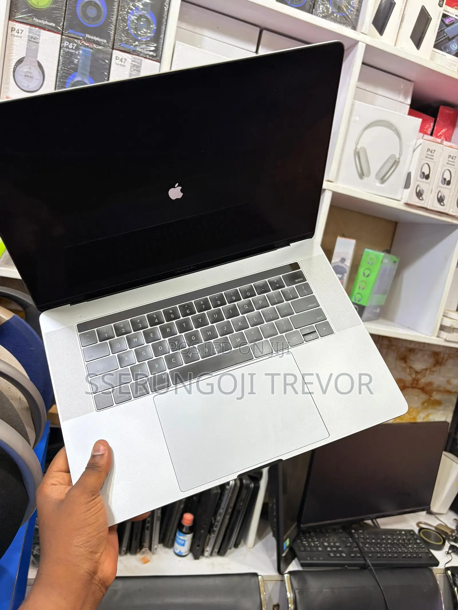 Laptop Apple MacBook Pro 2017 16GB Intel Core I7 SSHD (Hybrid) 256GB