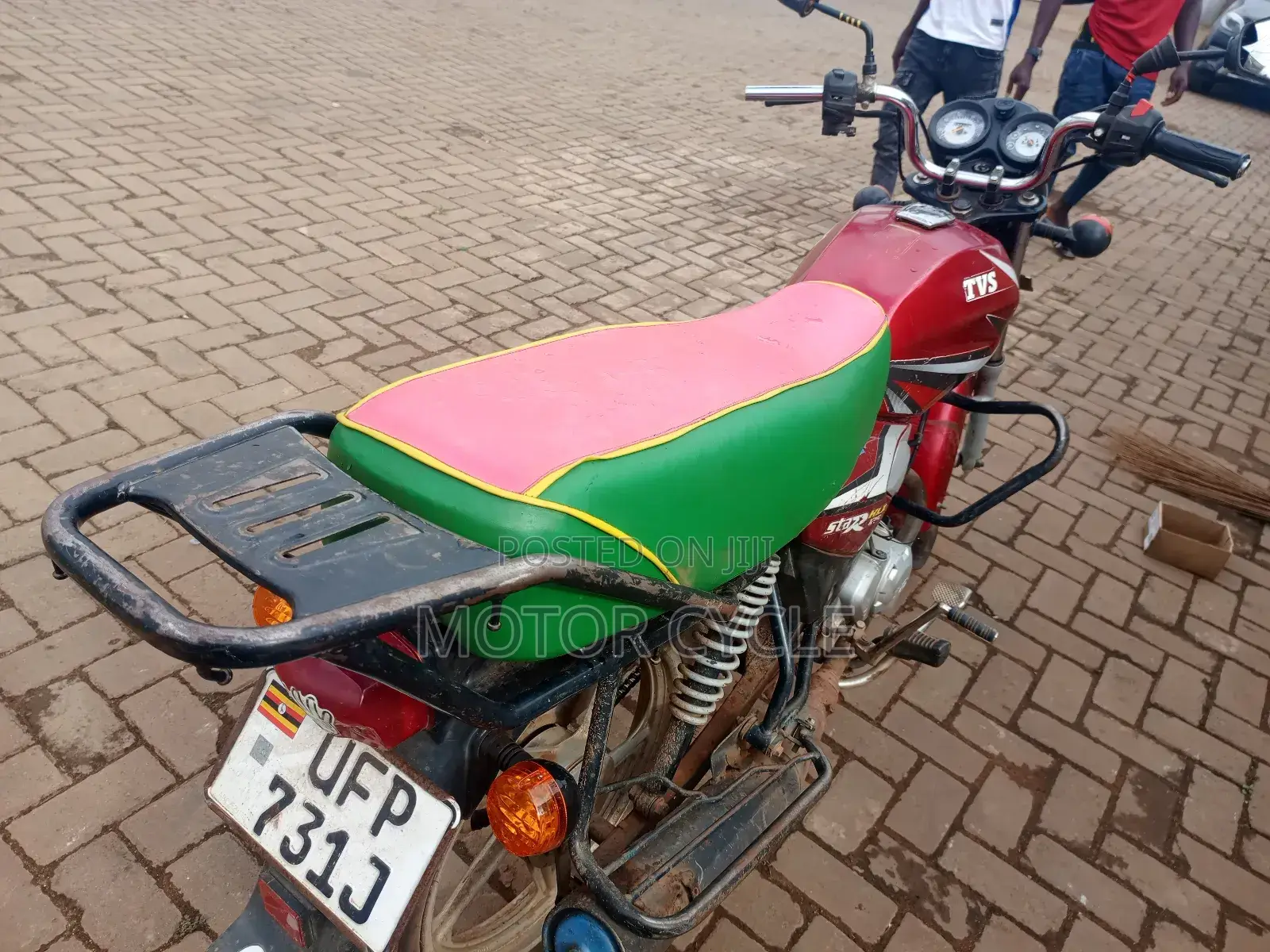 TVS HLX 125 2023 Red