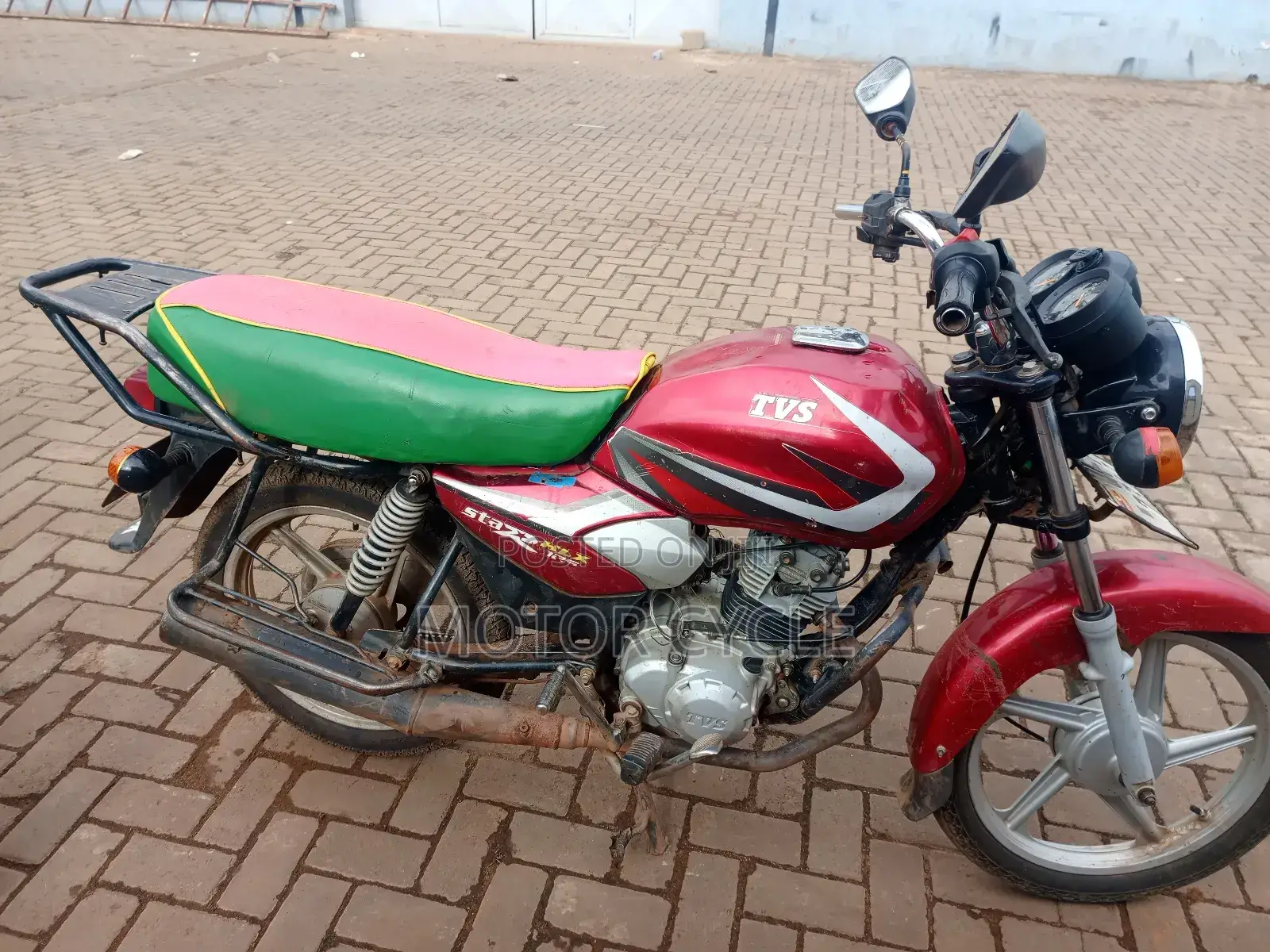 TVS HLX 125 2023 Red