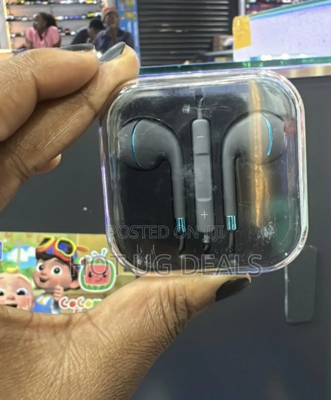Pin Wired Rubber Earphones With Inbuilt Microphone