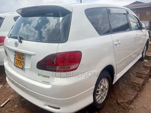 Toyota Ipsum 2003 White