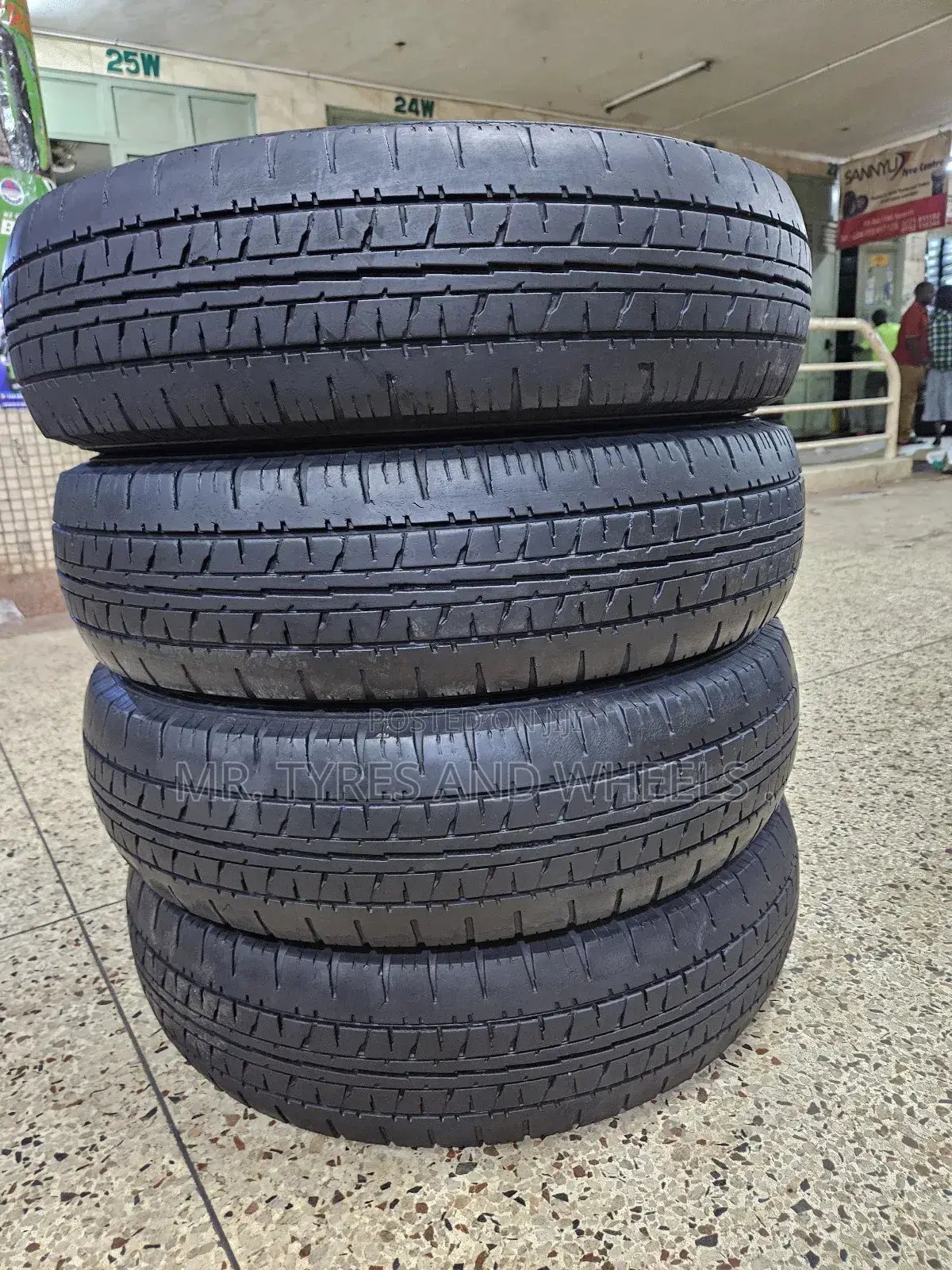 195 80 R15 Dunlop Tires That Are Always Ready for You Boss.