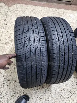 225 65 R17 Used but Still Gd Tires 2 Peaces Don't Take Risk
