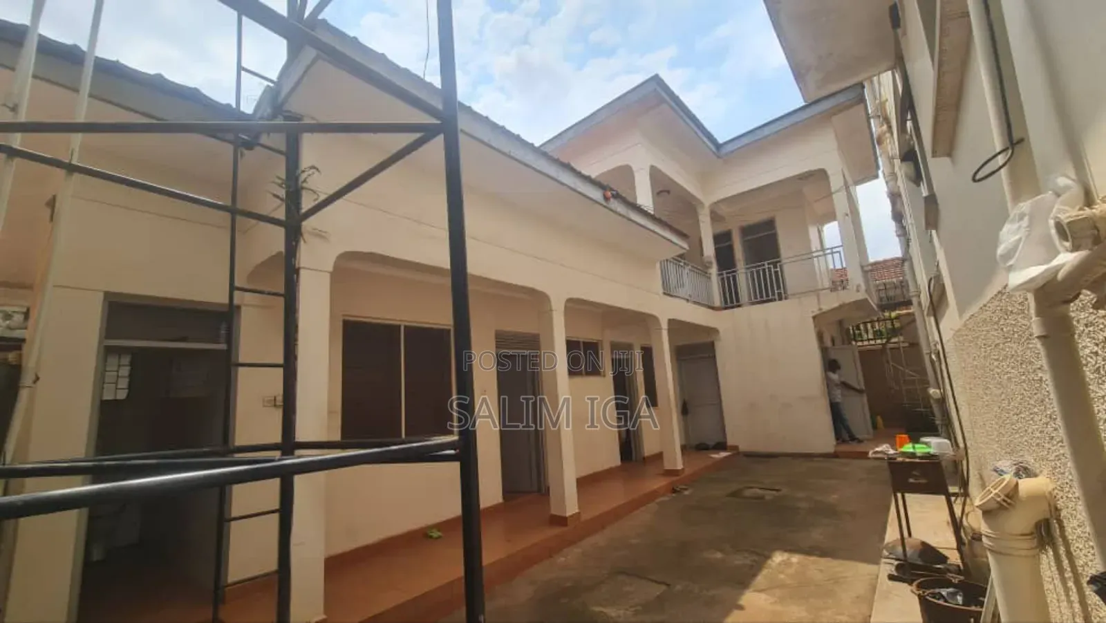 Magnificent Building on Rent