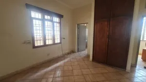 Magnificent Building on Rent