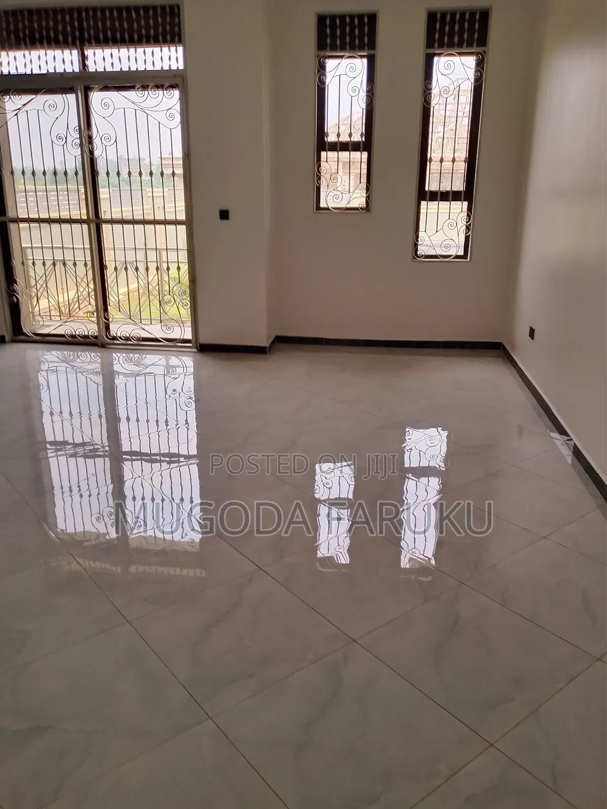 4bdrm Bungalow in Lavigton Estate, Central Division for sale