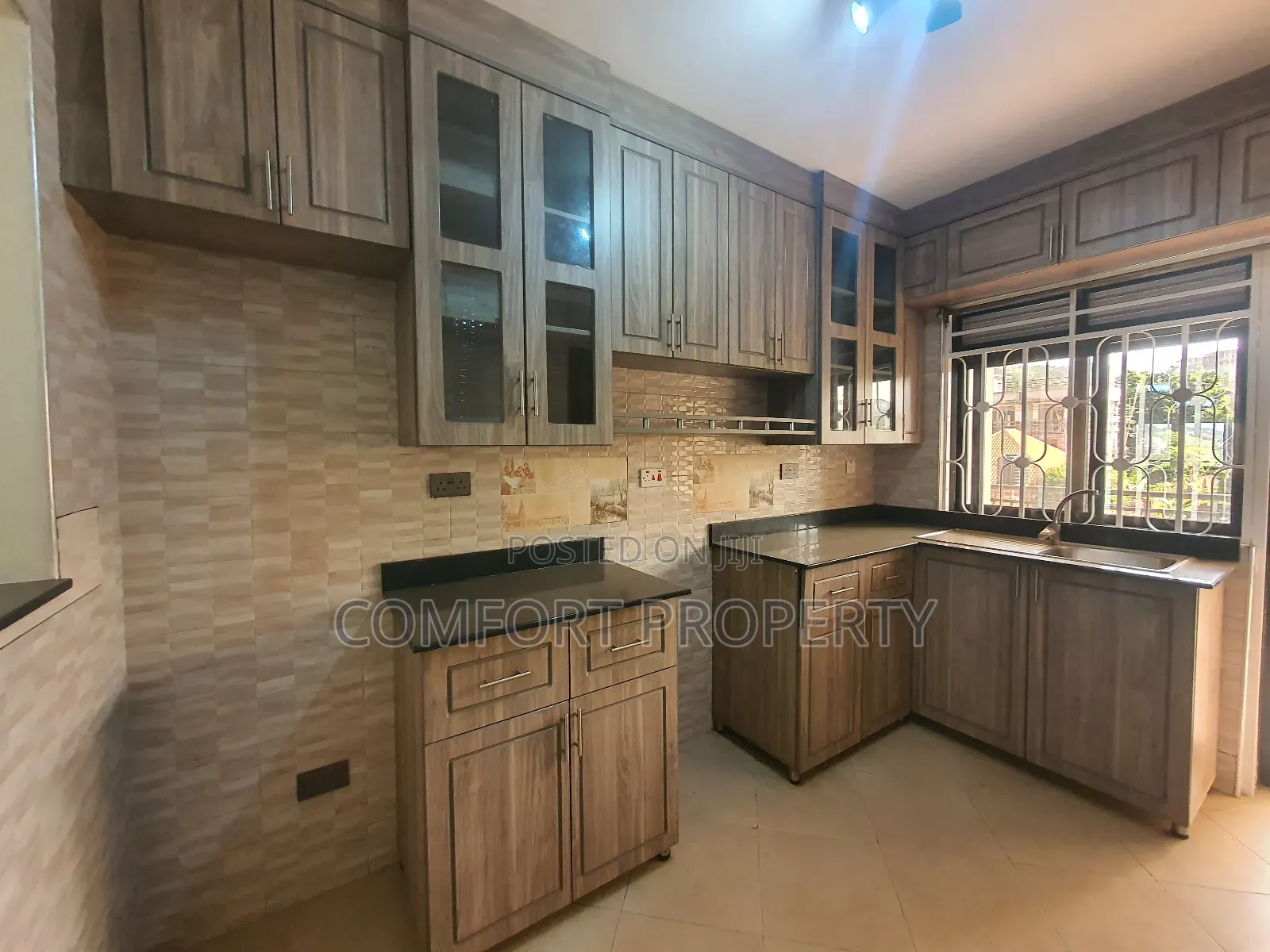 3bdrm Apartment in Muyenga, Makindye for rent