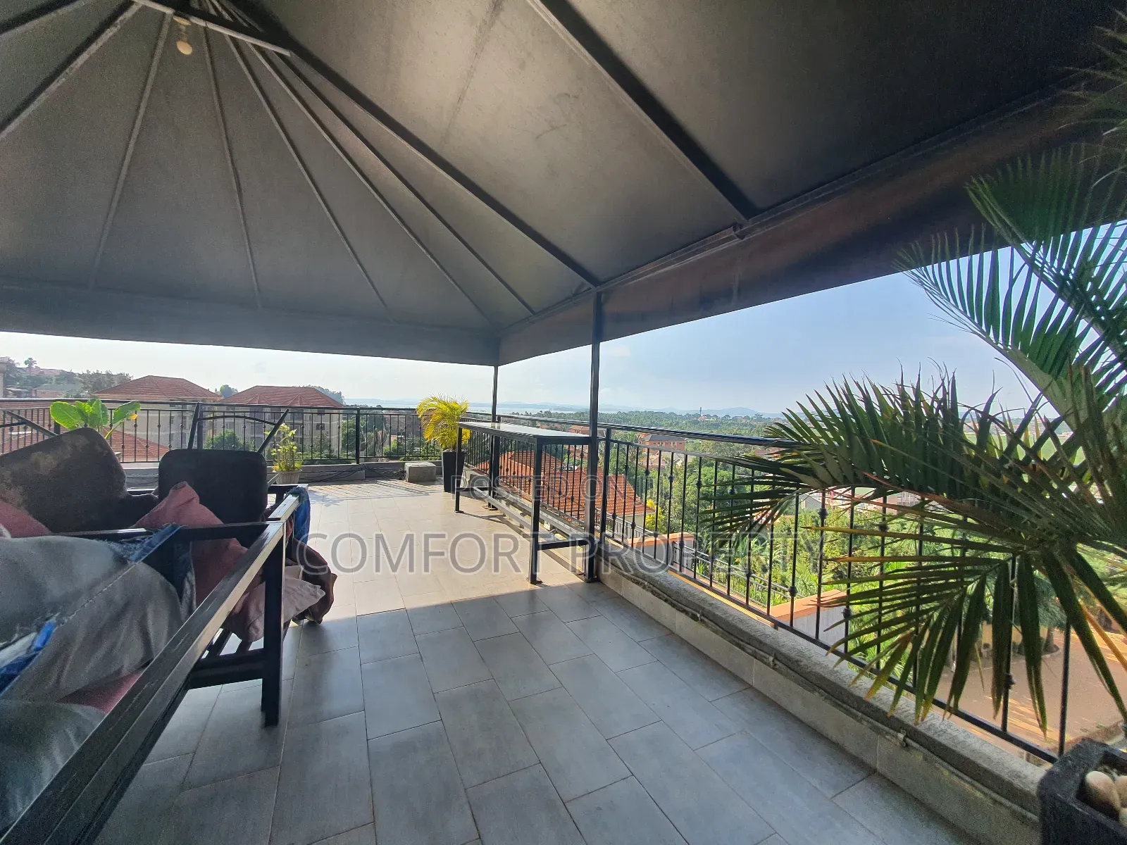 3bdrm Apartment in Muyenga, Makindye for rent