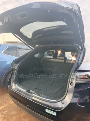 Toyota Harrier 2.0 2016 Black
