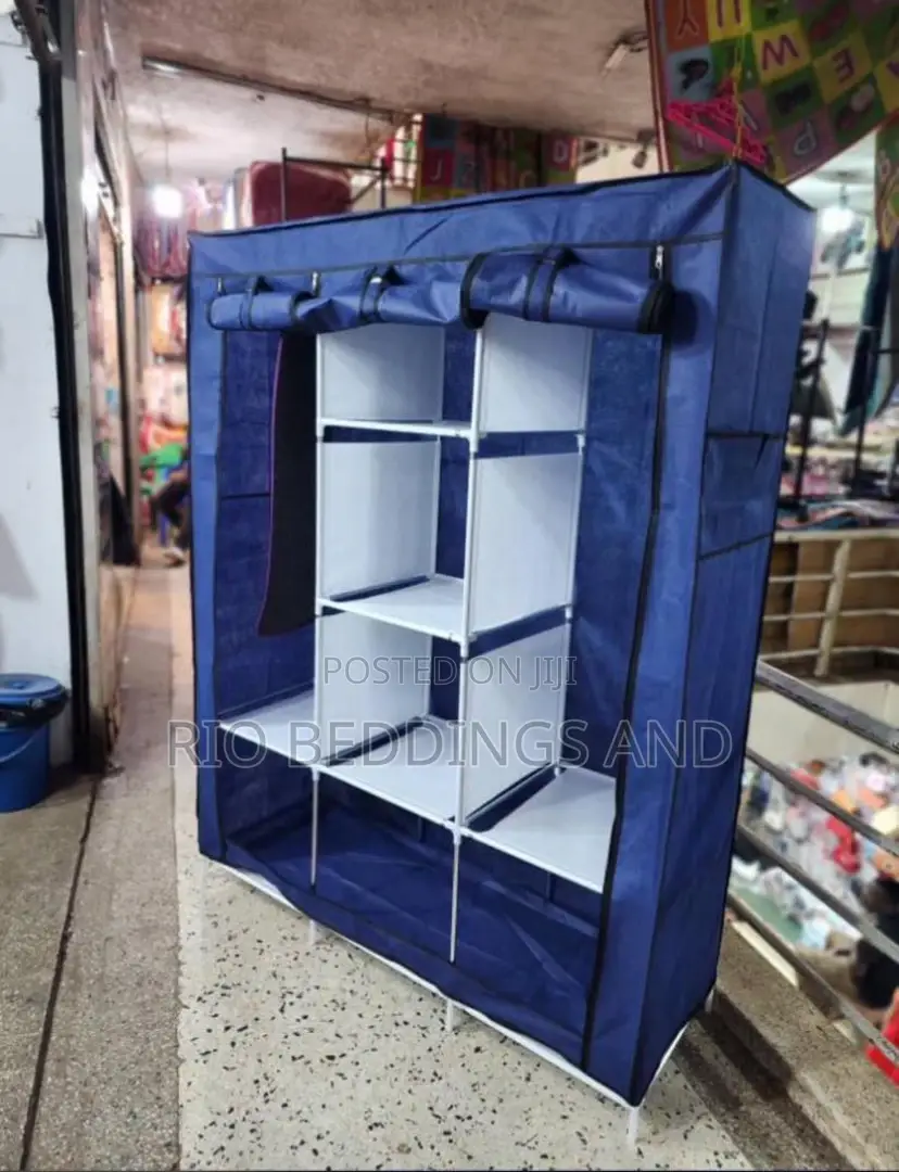 Metallic Closet / Metallic Wardrobe
