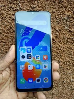 Photo - Tecno Spark Go 2023 64 GB Yellow