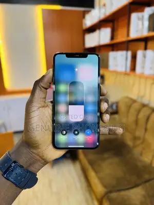 Photo - Apple iPhone XS Max 512 GB Black