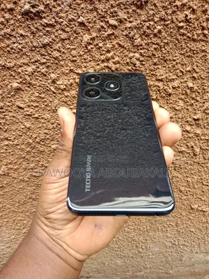 Photo - Tecno Spark 10C 128 GB Black